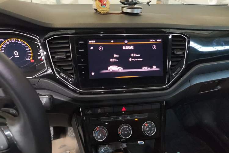 Used Volkswagen T-ROC 2021 280TSI DSG Two-Wheel Drive Comfort Connect 30th Anniversary Edition Audio And AC Panel
