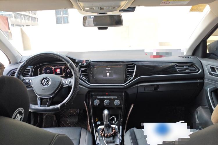 Used Volkswagen T-ROC 2021 280TSI DSG Two-Wheel Drive Comfort Connect Edition Center Console