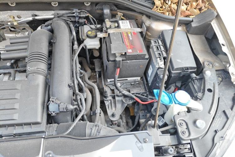 Used Volkswagen T-ROC 2021 280TSI DSG Two-Wheel Drive Comfort Connect Edition Engine Bay Left