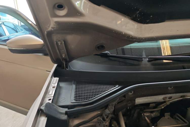 Used Volkswagen T-ROC 2021 280TSI DSG Two-Wheel Drive Comfort Connect 30th Anniversary Edition Engine Bay Right