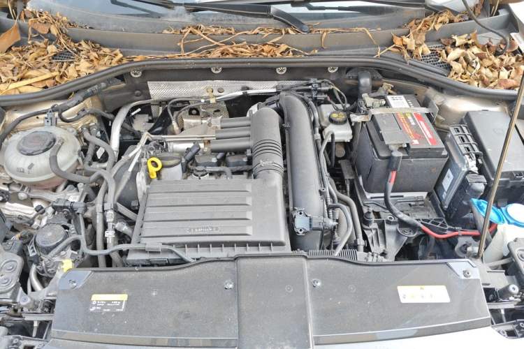 Used Volkswagen T-ROC 2021 280TSI DSG Two-Wheel Drive Comfort Connect Edition Engine Bay
