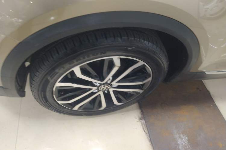 Used Volkswagen T-ROC 2021 280TSI DSG Two-Wheel Drive Comfort Connect Edition Exterior 3