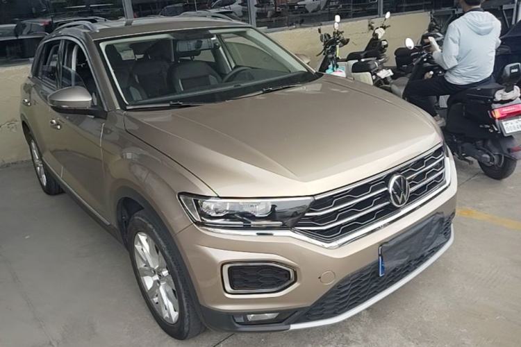 Used Volkswagen T-ROC 2021 280TSI DSG Two-Wheel Drive Elite Connect Edition Front Right 45 Deg