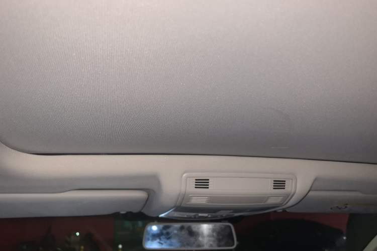 Used Volkswagen T-ROC 2021 280TSI DSG Two-Wheel Drive Comfort Connect Edition Headliner