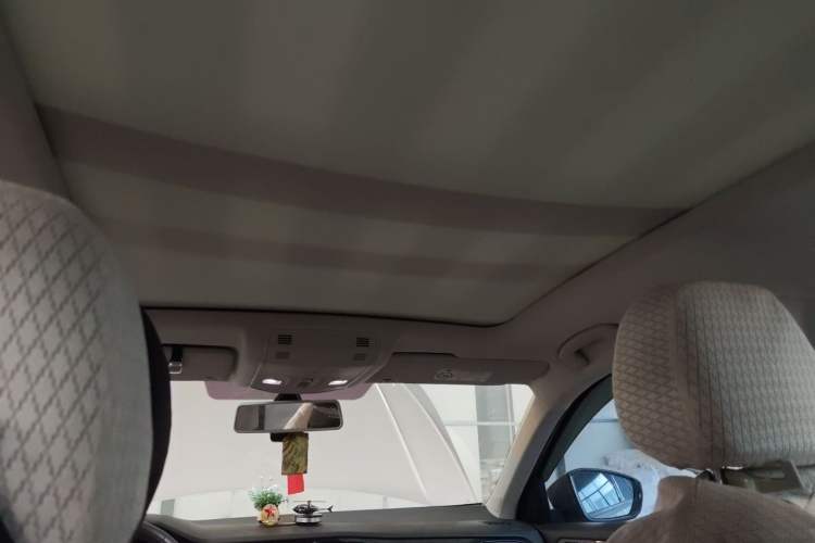 Used Volkswagen T-ROC 2021 280TSI DSG Two-Wheel Drive Comfort Connect 30th Anniversary Edition Headliner