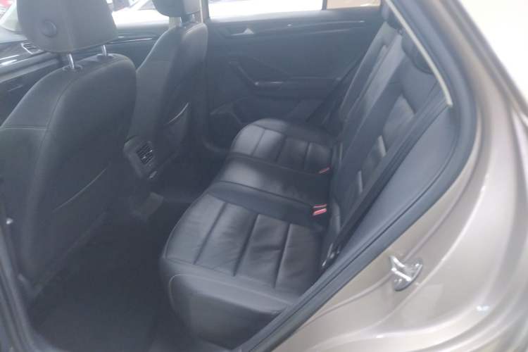 Used Volkswagen T-ROC 2021 280TSI DSG Two-Wheel Drive Comfort Connect Edition Left Rear Seat