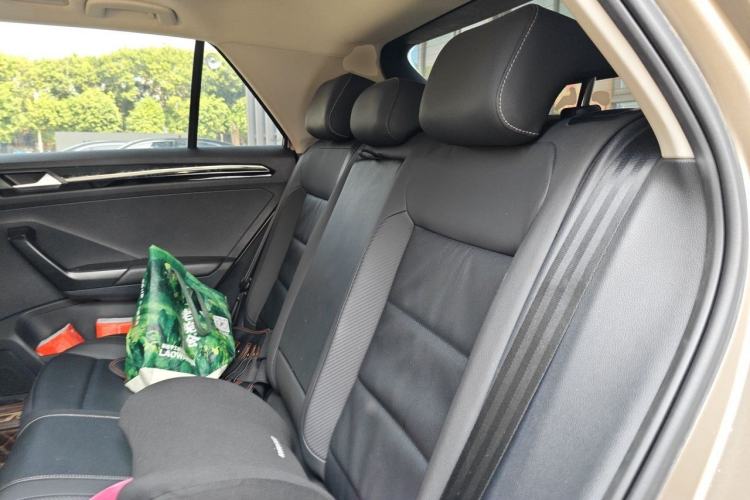 Used Volkswagen T-ROC 2021 280TSI DSG Two-Wheel Drive Comfort Connect Edition Left Rear Seat