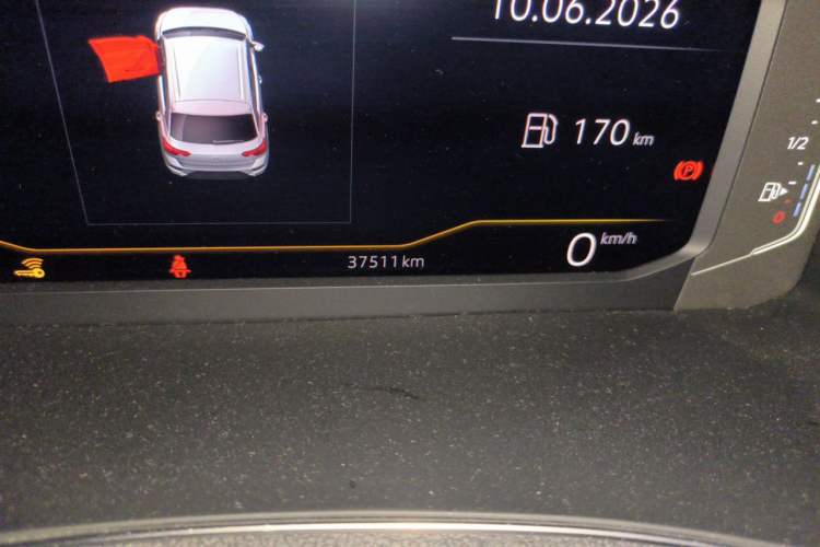 Used Volkswagen T-ROC 2021 280TSI DSG Two-Wheel Drive Comfort Connect Edition Odometer Close Up