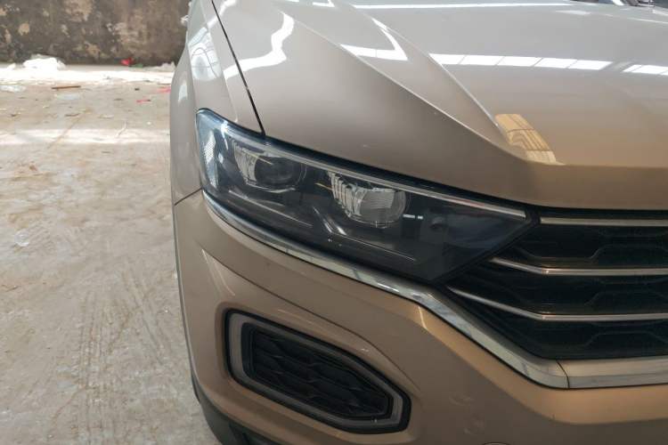 Used Volkswagen T-ROC 2021 280TSI DSG Two-Wheel Drive Comfort Connect 30th Anniversary Edition Right Front Headlight