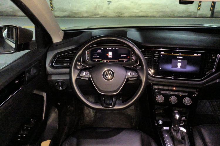 Used Volkswagen T-ROC 2021 280TSI DSG Two-Wheel Drive Comfort Connect Edition Steering Wheel