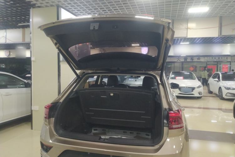 Used Volkswagen T-ROC 2021 280TSI DSG Two-Wheel Drive Comfort Connect Edition Trunk