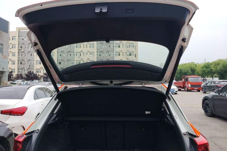 Used Volkswagen T-ROC 2021 Revised Version 280TSI DSG Two-Wheel Drive Comfort & Smart Connectivity Edition Trunk
