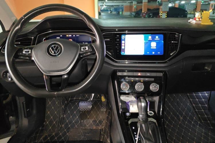 Used Volkswagen T-ROC 2022 280TSI DSG Two-Wheel Drive Comfort PLUS Center Console