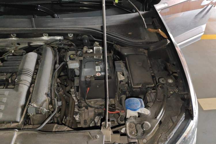 Used Volkswagen T-ROC 2022 280TSI DSG Two-Wheel Drive Comfort PLUS Engine Bay Left