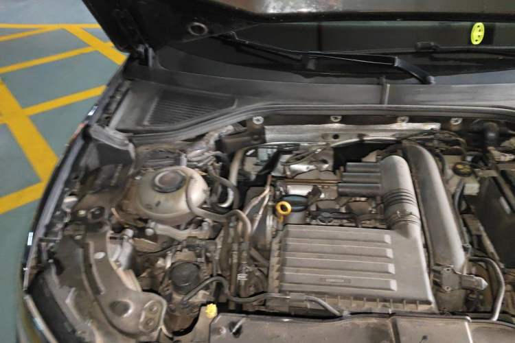 Used Volkswagen T-ROC 2022 280TSI DSG Two-Wheel Drive Comfort PLUS Engine Bay Right
