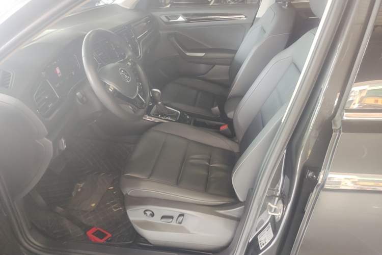 Used Volkswagen T-ROC 2022 280TSI DSG Two-Wheel Drive Comfort PLUS Left Front Seat