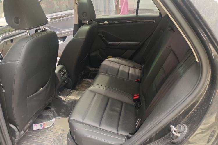 Used Volkswagen T-ROC 2022 280TSI DSG Two-Wheel Drive Comfort PLUS Left Rear Seat