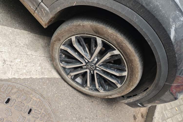 Used Volkswagen T-ROC 2022 280TSI DSG Two-Wheel Drive Comfort PLUS Right Front Wheel Hub