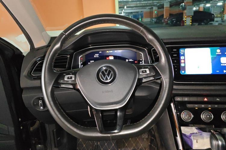 Used Volkswagen T-ROC 2022 280TSI DSG Two-Wheel Drive Comfort PLUS Steering Wheel