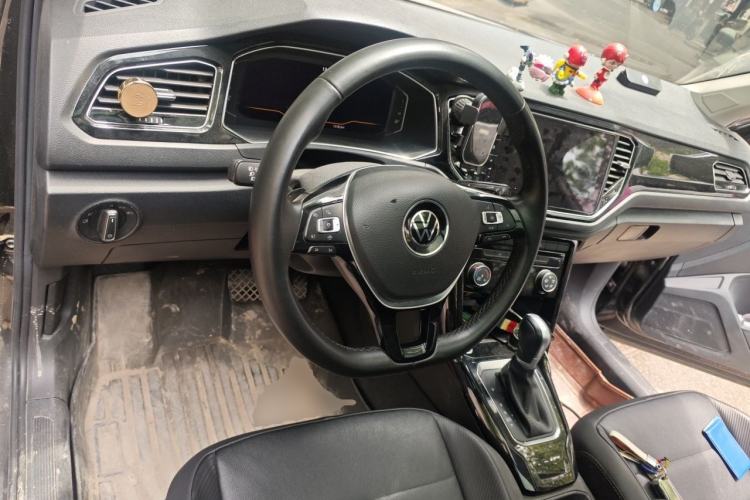 Used Volkswagen T-ROC 2022 280TSI DSG Two-Wheel Drive Comfort PLUS Steering Wheel