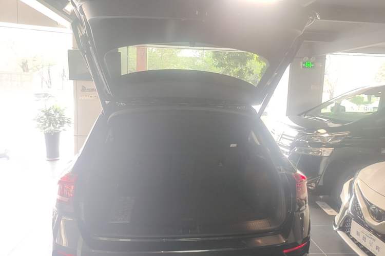 Used Volkswagen T-ROC 2022 280TSI DSG Two-Wheel Drive Comfort PLUS Trunk