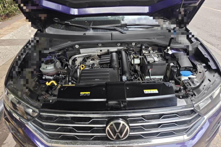 Used Volkswagen T-ROC 2022 280TSI DSG Two-Wheel Drive Comfort PLUS Engine Bay