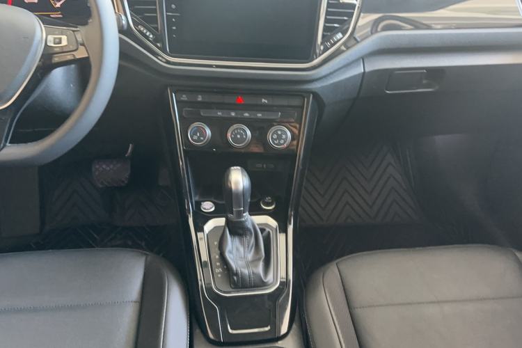 Used Volkswagen T-ROC 2022 280TSI DSG Two-Wheel Drive Comfort PLUS Audio And AC Panel