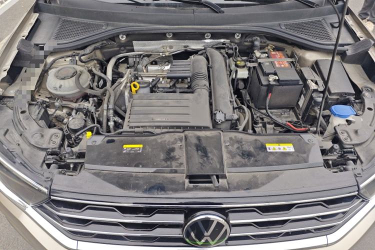 Used Volkswagen T-ROC 2022 280TSI DSG Two-Wheel Drive Comfort PLUS Engine Bay