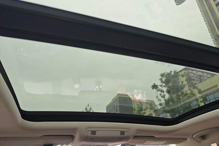 Used Volkswagen T-ROC 2022 280TSI DSG Two-Wheel Drive Comfort PLUS Headliner
