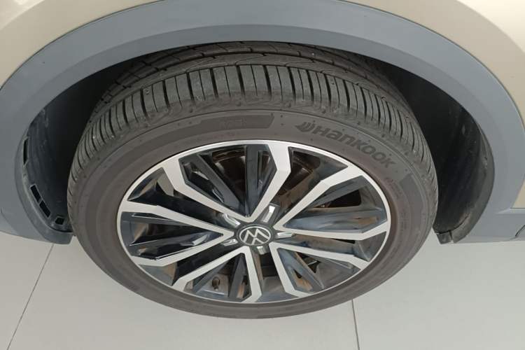 Used Volkswagen T-ROC 2022 280TSI DSG Two-Wheel Drive Elite PLUS Left Front Wheel Hub