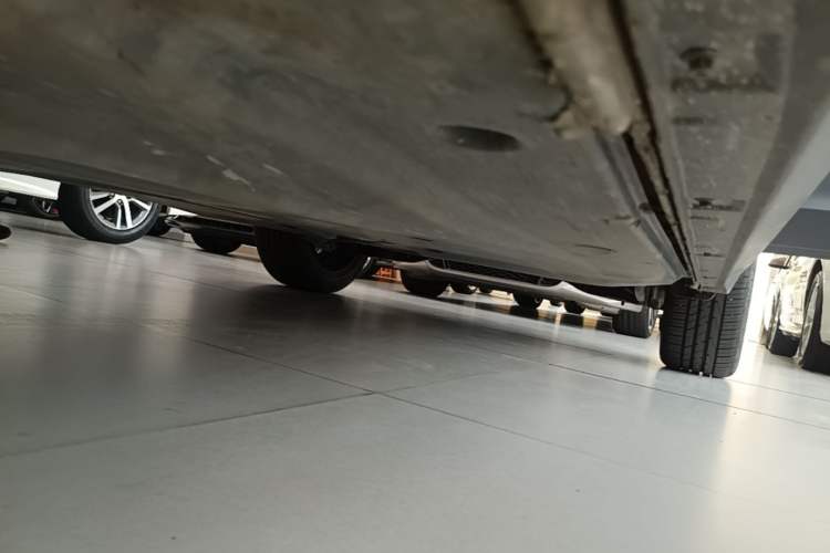 Used Volkswagen T-ROC 2022 280TSI DSG Two-Wheel Drive Elite PLUS Left Side Sill