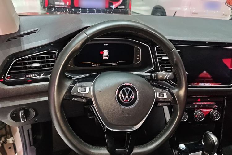 Used Volkswagen T-ROC 2022 280TSI DSG Two-Wheel Drive Comfort PLUS Steering Wheel