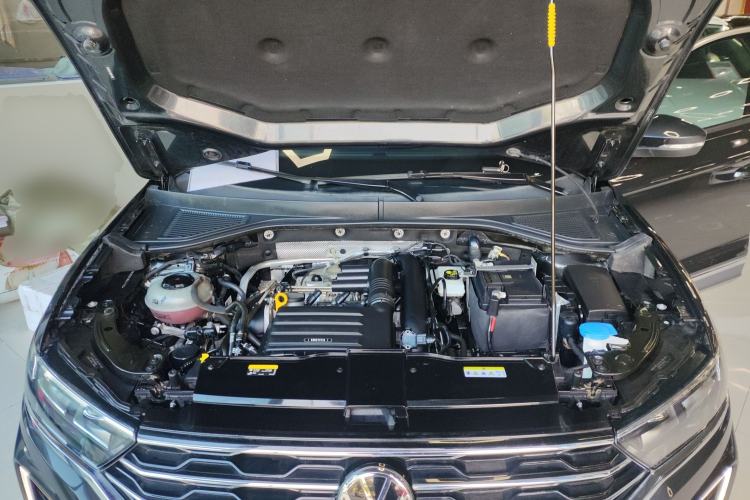 Used Volkswagen T-ROC 2022 280TSI DSG Two-Wheel Drive Elite PLUS Engine Bay