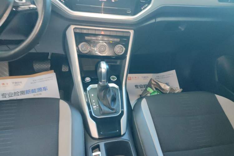 Used Volkswagen T-ROC 2022 280TSI DSG Two-Wheel Drive Elite PLUS Gear Lever