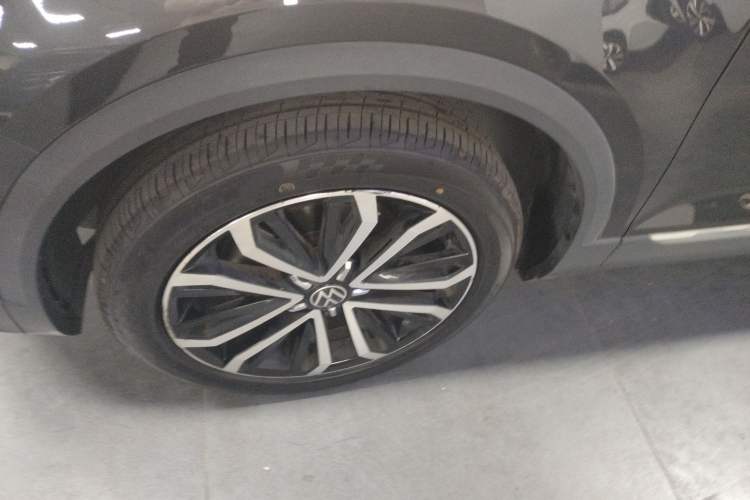 Used Volkswagen T-ROC 2022 280TSI DSG Two-Wheel Drive Comfort PLUS Left Front Wheel Hub
