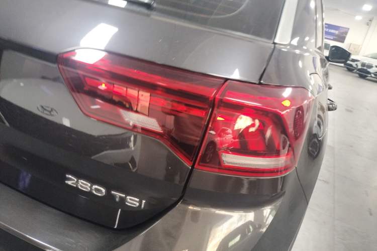 Used Volkswagen T-ROC 2022 280TSI DSG Two-Wheel Drive Comfort PLUS Right Rear Taillight
