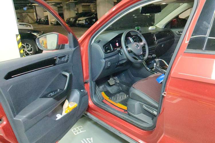 Used Volkswagen T-ROC  Driver Seat