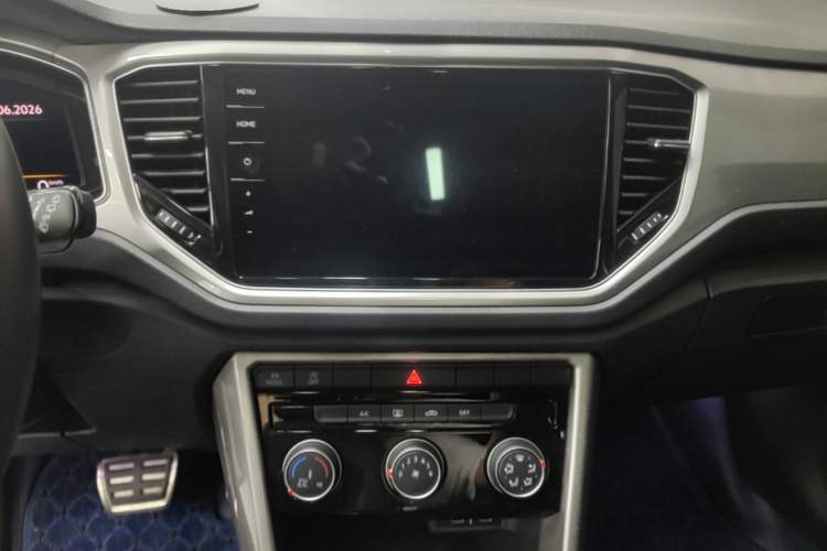 Used Volkswagen T-ROC 2022 280TSI DSG Two-Wheel Drive R-Line Pro PLUS Audio And AC Panel