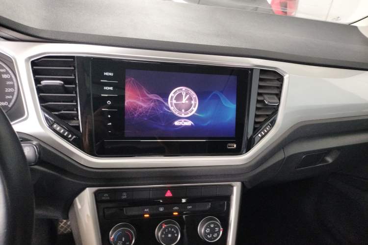 Used Volkswagen T-ROC 2022 280TSI DSG Two-Wheel Drive Elite PLUS Audio And AC Panel