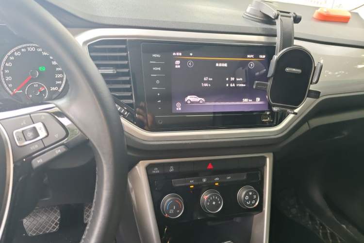 Used Volkswagen T-ROC 2022 280TSI DSG Two-Wheel Drive Elite PLUS Audio And AC Panel