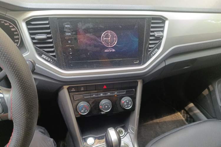 Used Volkswagen T-ROC 2022 280TSI DSG Two-Wheel Drive Elite PLUS Audio And AC Panel