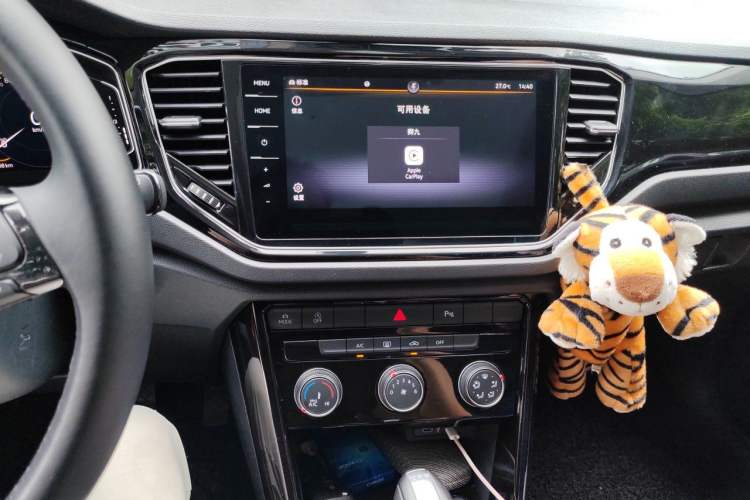 Used Volkswagen T-ROC 2022 280TSI DSG Two-Wheel Drive Comfort PLUS Audio And AC Panel