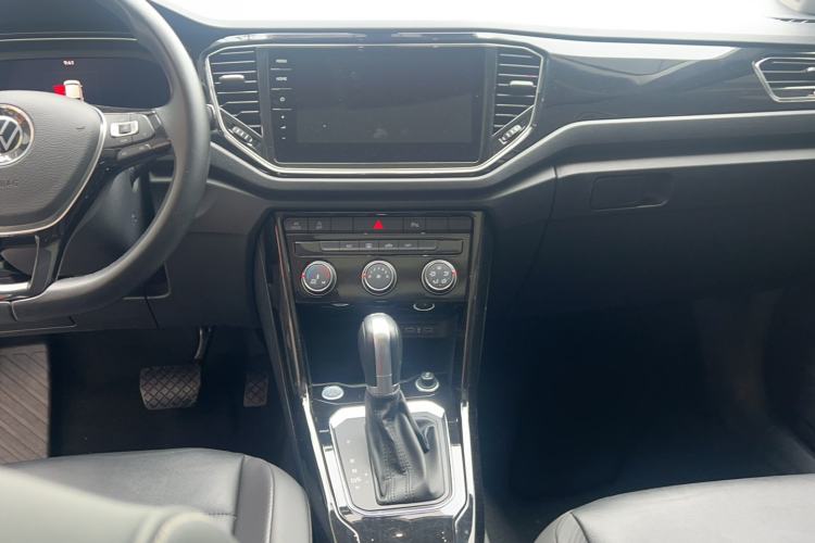 Used Volkswagen T-ROC 2022 280TSI DSG Two-Wheel Drive Elite PLUS Audio And AC Panel
