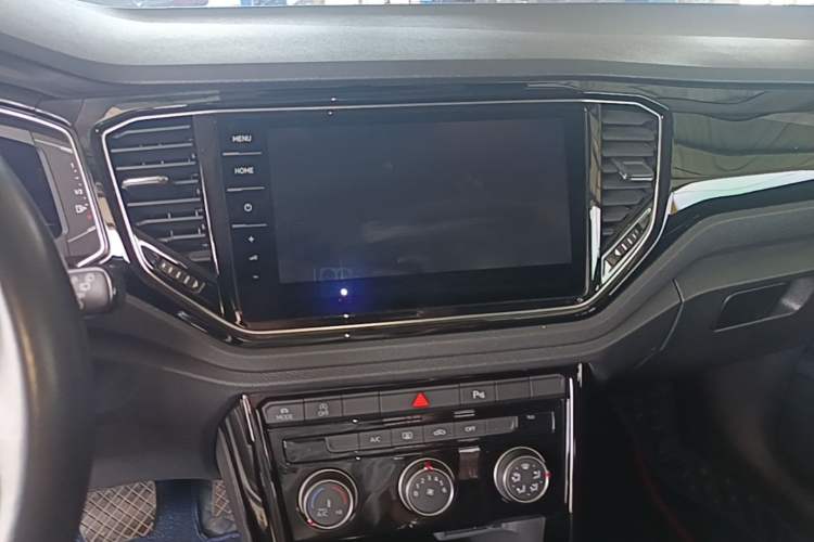 Used Volkswagen T-ROC 2022 280TSI DSG Two-Wheel Drive Comfort PLUS Audio And AC Panel