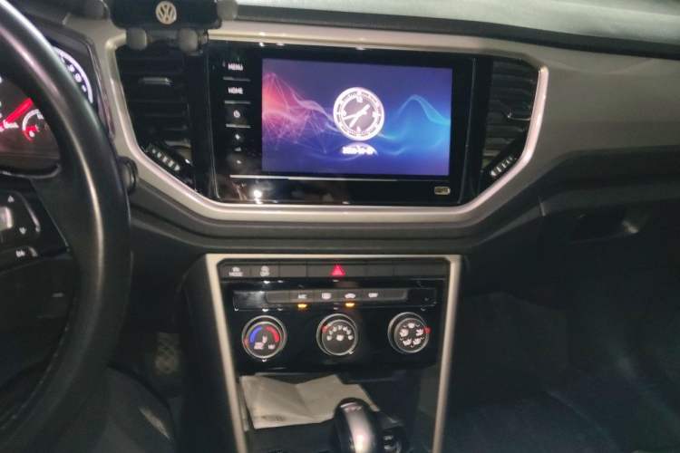 Used Volkswagen T-ROC 2022 280TSI DSG Two-Wheel Drive Elite PLUS Audio And AC Panel