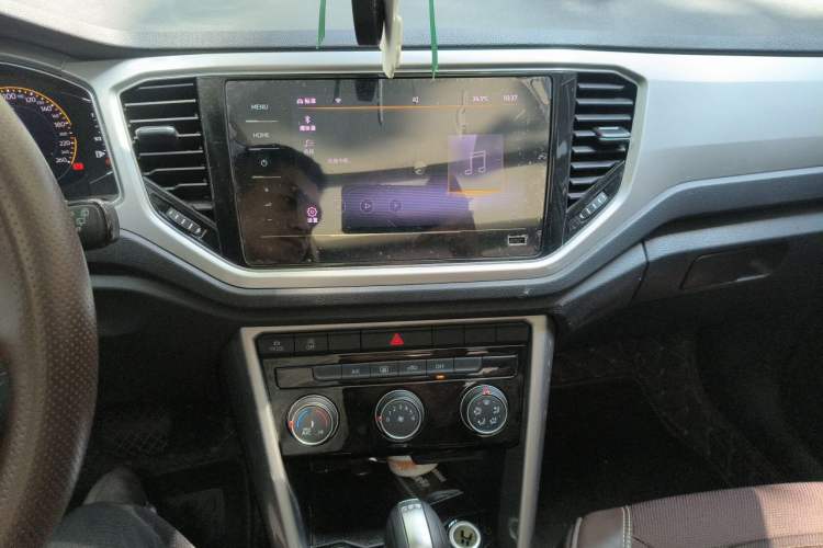 Used Volkswagen T-ROC 2022 280TSI DSG Two-Wheel Drive Elite PLUS Audio And AC Panel