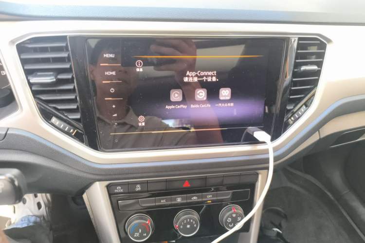 Used Volkswagen T-ROC 2022 280TSI DSG Two-Wheel Drive Elite PLUS Audio And AC Panel