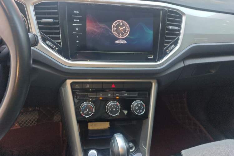 Used Volkswagen T-ROC 2022 280TSI DSG Two-Wheel Drive Elite PLUS Audio And AC Panel