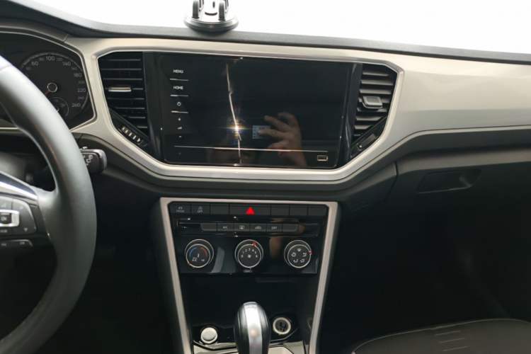 Used Volkswagen T-ROC 2022 280TSI DSG Two-Wheel Drive Elite PLUS Audio And AC Panel