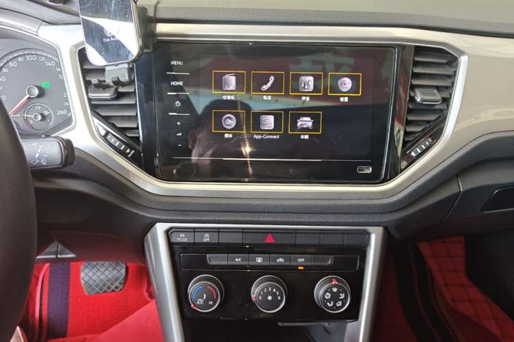 Used Volkswagen T-ROC 2022 280TSI DSG Two-Wheel Drive Elite PLUS Audio And AC Panel